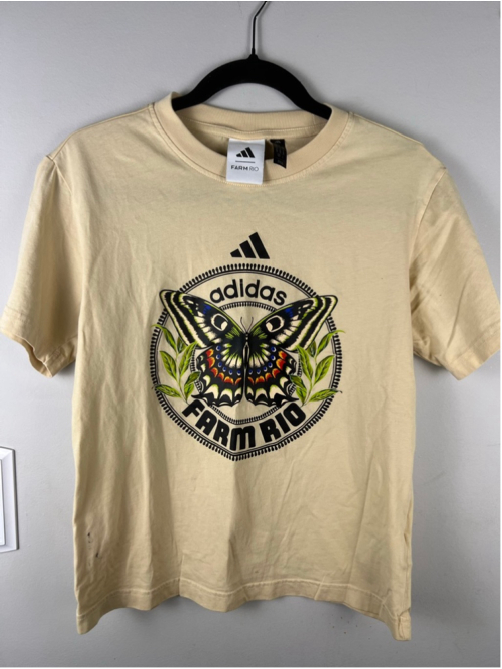 Adidas x Farm Rio Butterfly Graphic Tee Womens S Cream Cropped Shirt Boho Brazil